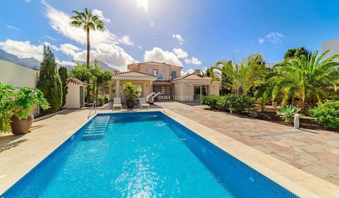 Villa in La Caleta, Adeje, Canary Islands 2 - 17562222