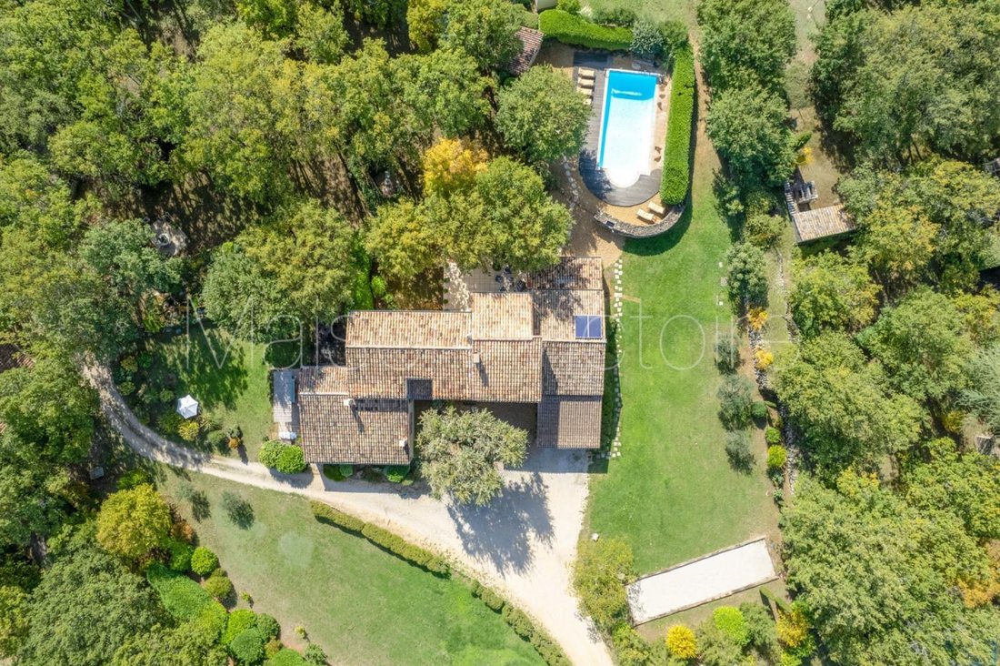 House in Caseneuve, Provence-Alpes-Côte d'Azur, France 2 - 17560955