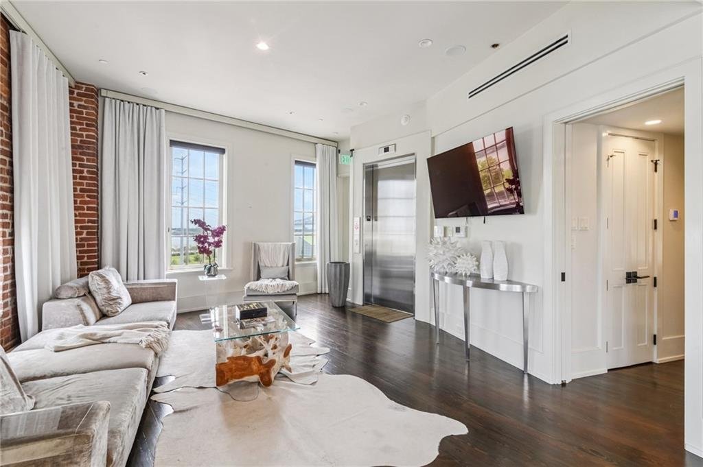 Condo in New Orleans, Louisiana, United States 3 - 17560174