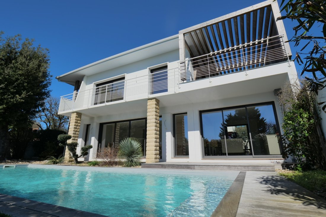 Villa in Vaux-sur-Mer, Nouvelle-Aquitaine, France 1 - 17557811