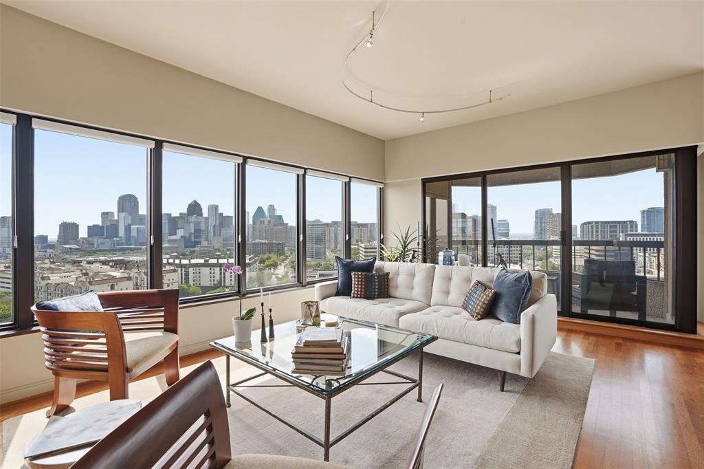 Condo in Dallas, Texas, United States 3 - 17560263