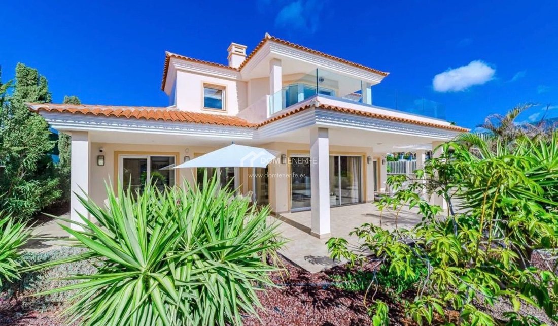 Villa in La Caleta, Adeje, Canary Islands 1 - 17562222