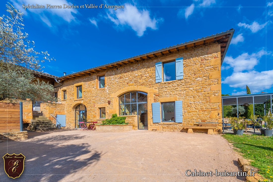 House in Saint-Jean-des-Vignes, Auvergne-Rhône-Alpes, France 1 - 17562560