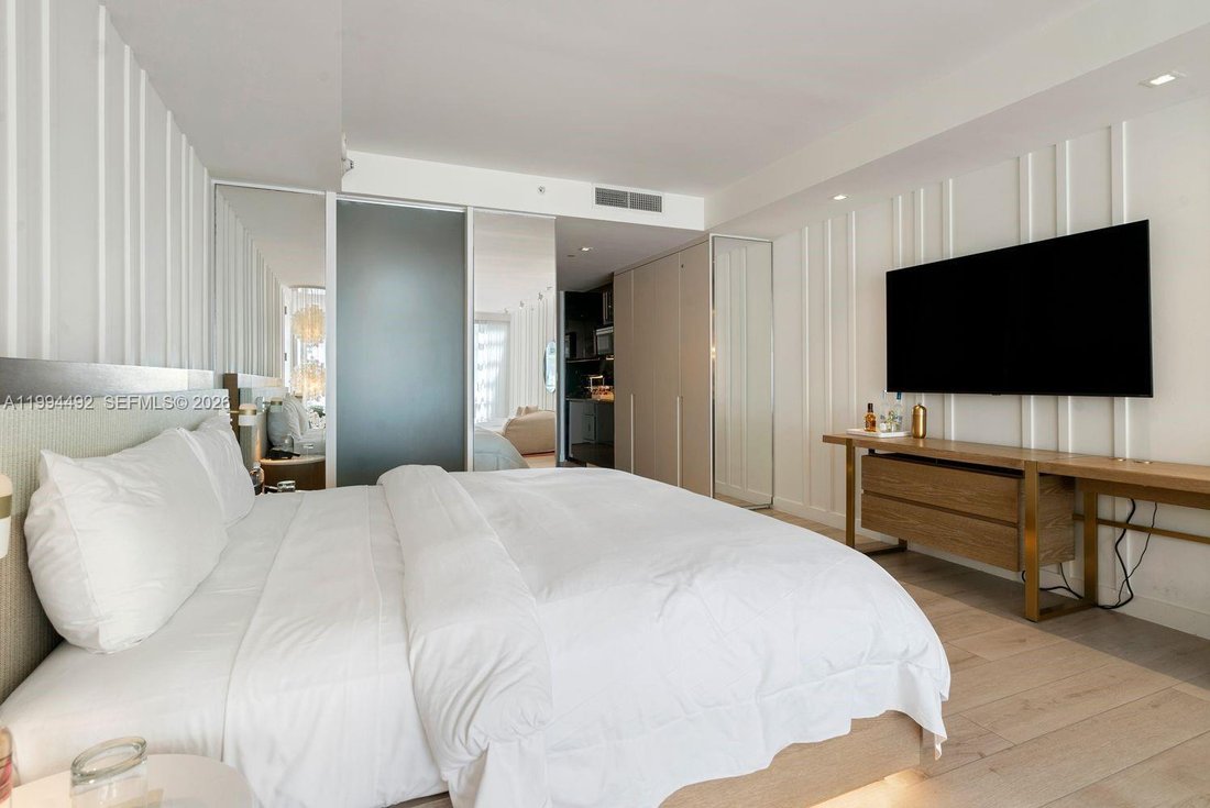 Condo in Miami Beach, Florida, United States 5 - 17556957