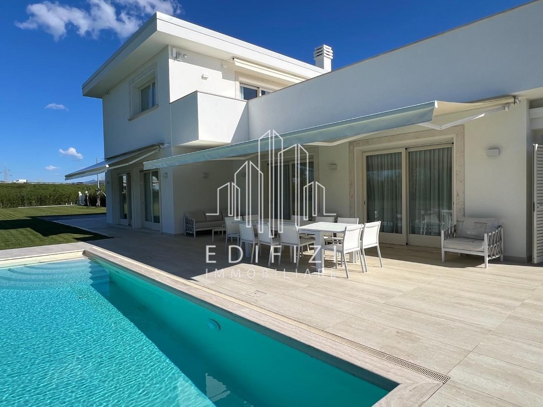 Villa in Pietrasanta, Tuscany, Italy 5 - 17565959