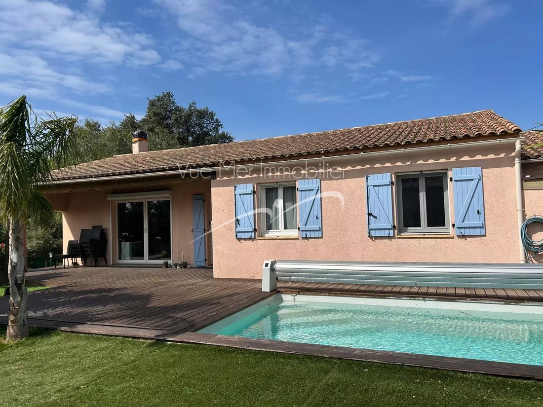 Villa in Nord Est, Bormes-les-Mimosas, France 2 - 17558058