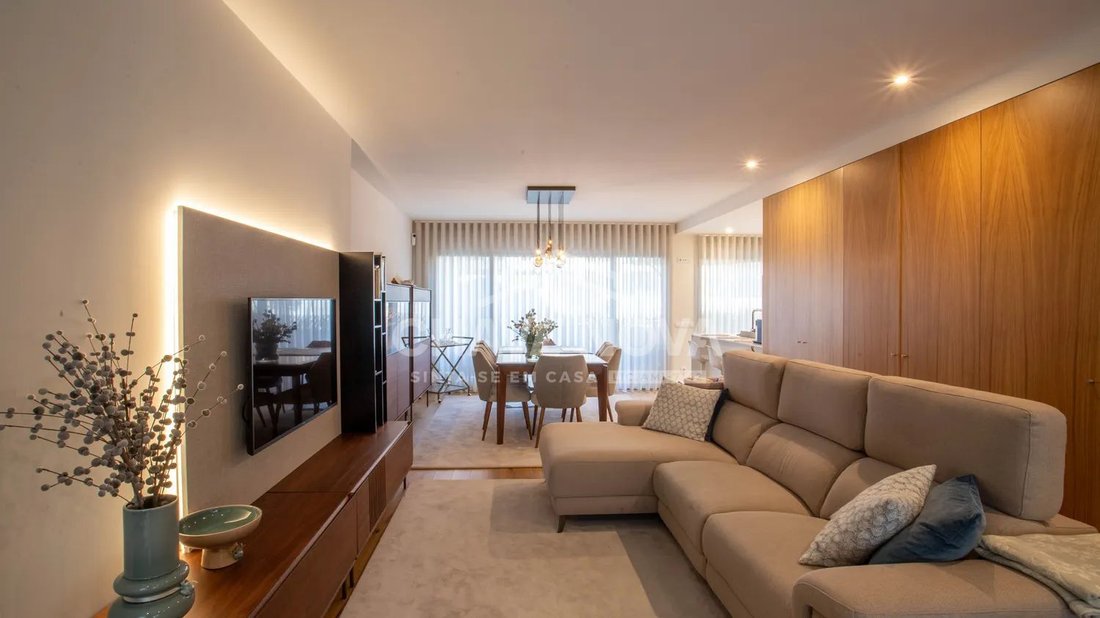 Apartment in Aldoar, Foz do Douro e Nevogilde, Porto District, Portugal 1 - 17567249