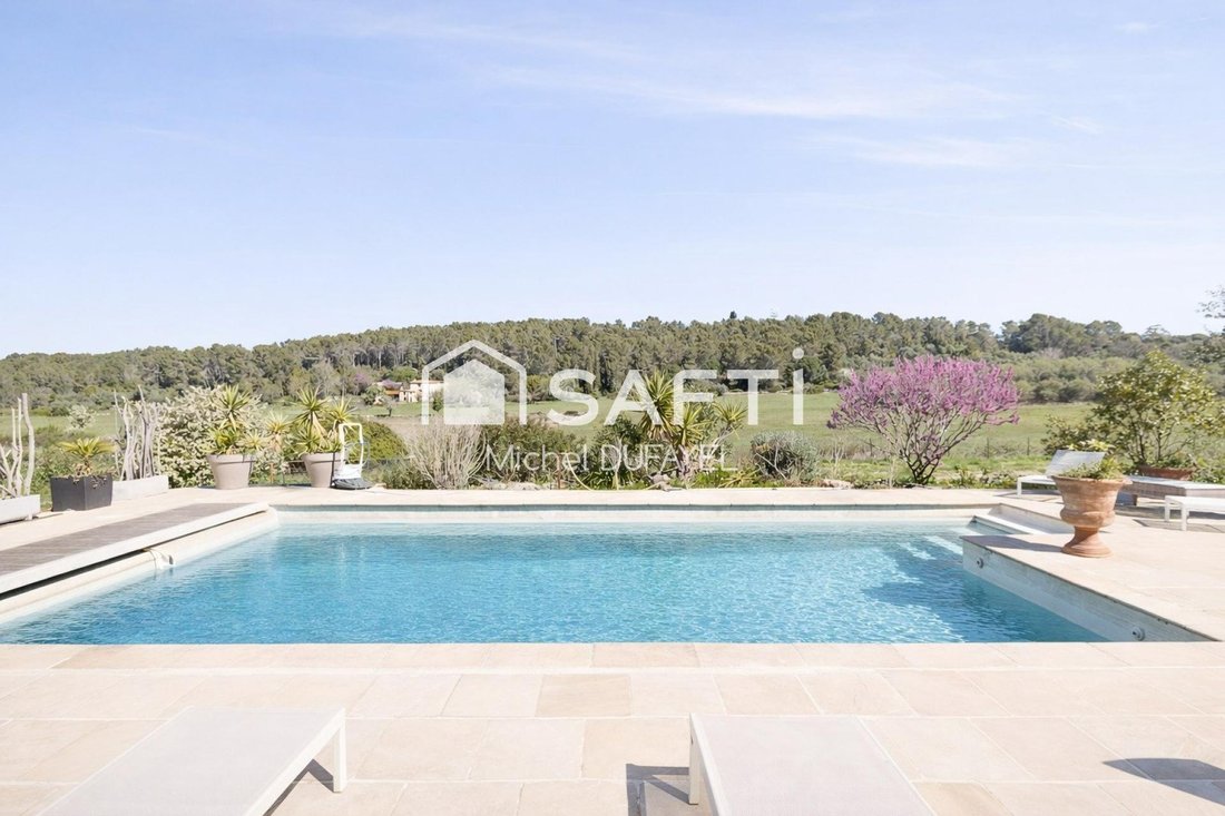 House in Bagnols-en-Forêt, Provence-Alpes-Côte d'Azur, France 3 - 16849604