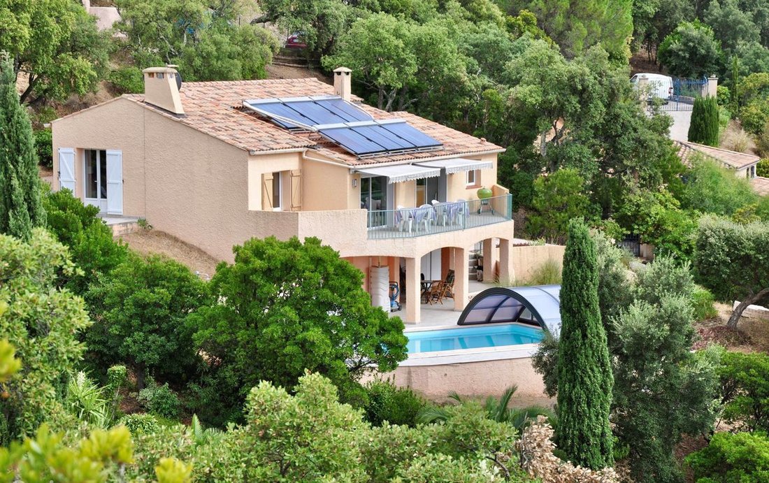 Villa in La Londe-les-Maures, Provence-Alpes-Côte d'Azur, France 2 - 17557934