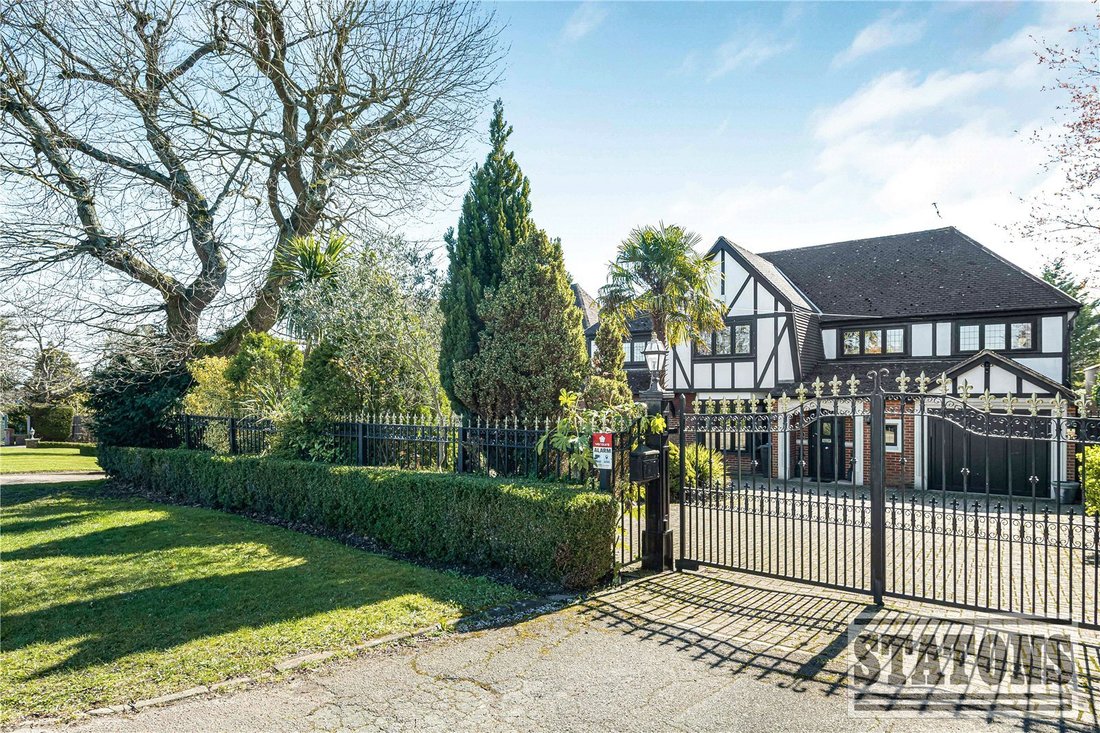 House in Ferney Hill, Enfield, England 2 - 17563976