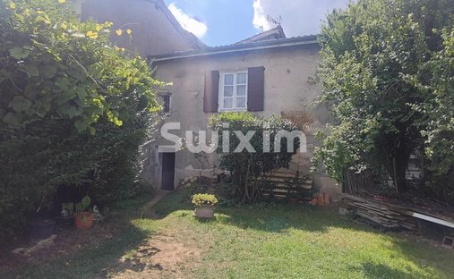 Estate in Charly, Auvergne-Rhône-Alpes, France 1