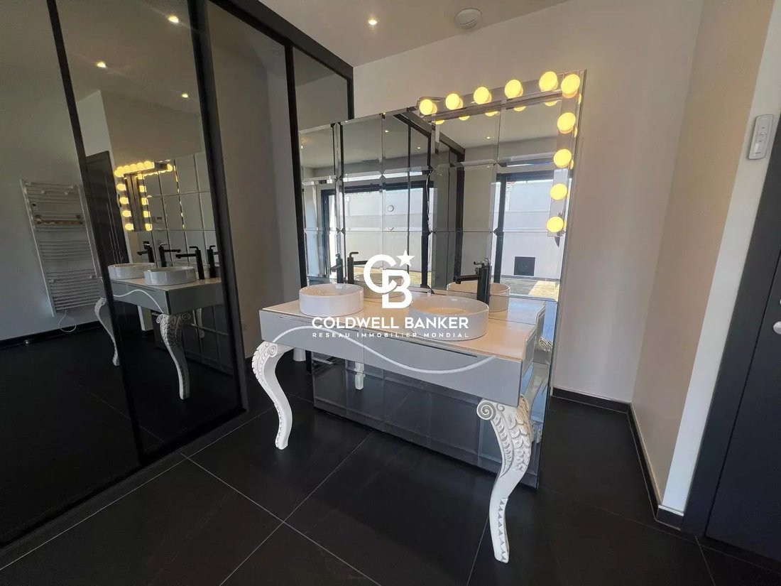 House in Villenave-d'Ornon, Nouvelle-Aquitaine, France 5 - 17568777