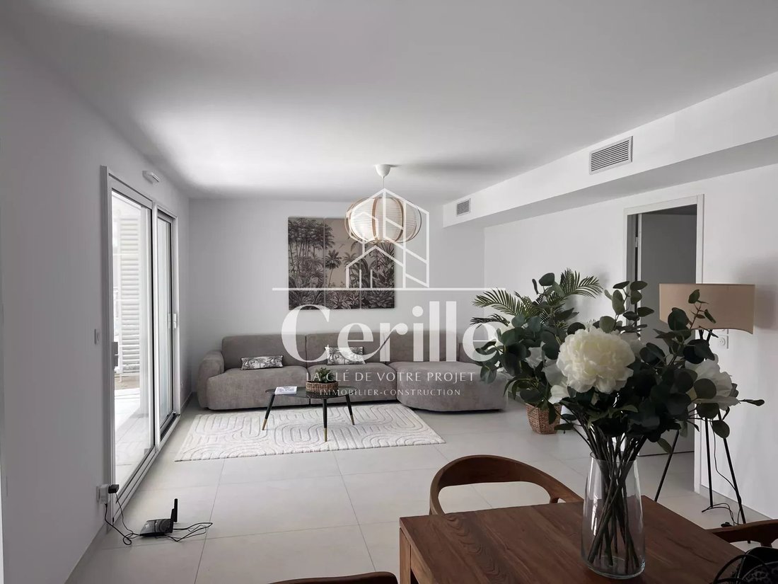 Apartment in Vieille Chapelle, 8e Arrondissement, Marseille 4 - 12885905