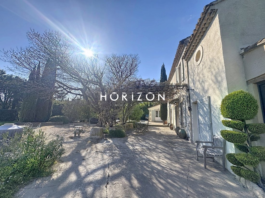 Country House in Saint-Rémy-de-Provence, Provence-Alpes-Côte d'Azur, France 3 - 17561884