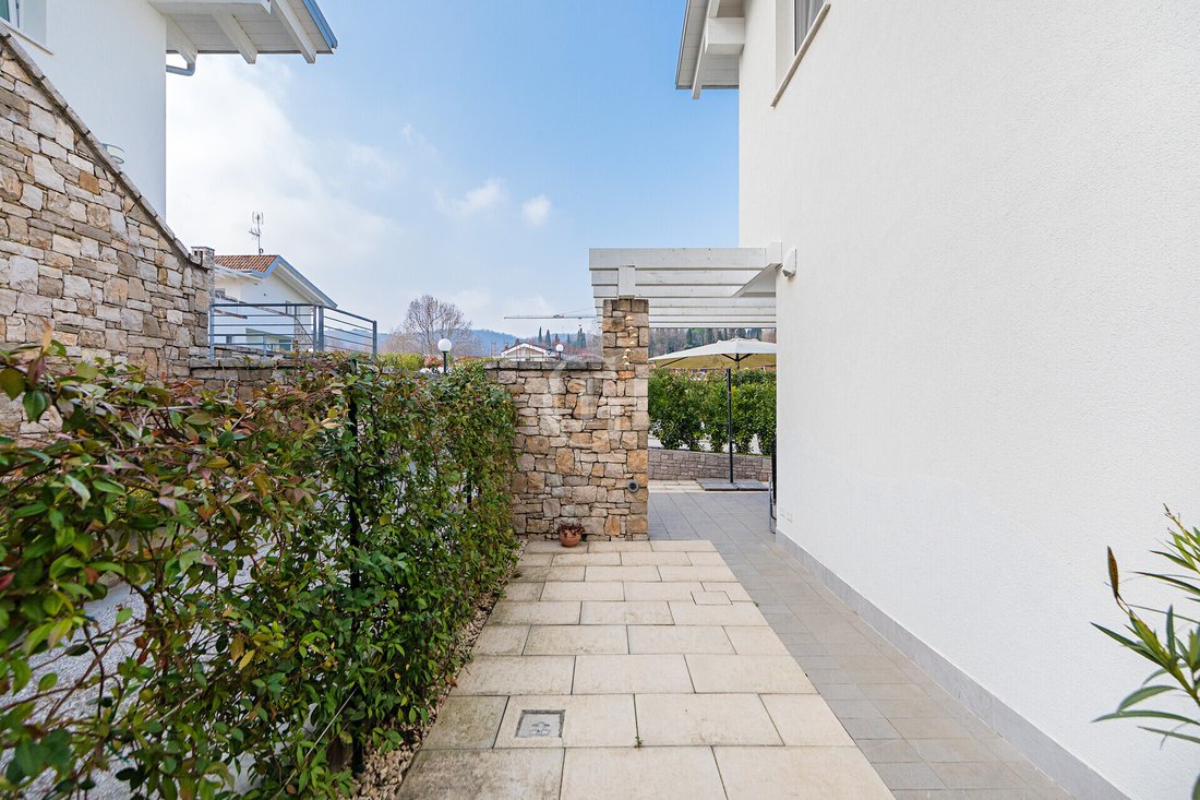 Apartment in Historic Center, Padenghe sul Garda, Lombardy 4 - 17567223