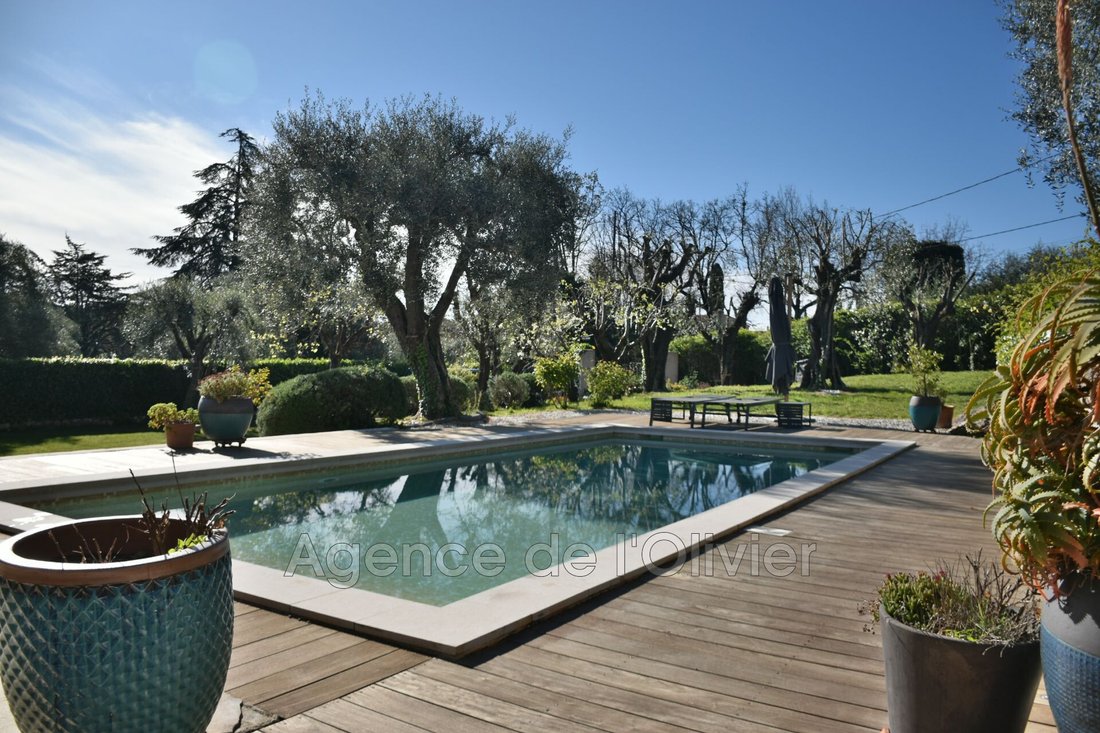 Villa in Le Rouret, Provence-Alpes-Côte d'Azur, France 3 - 17562831