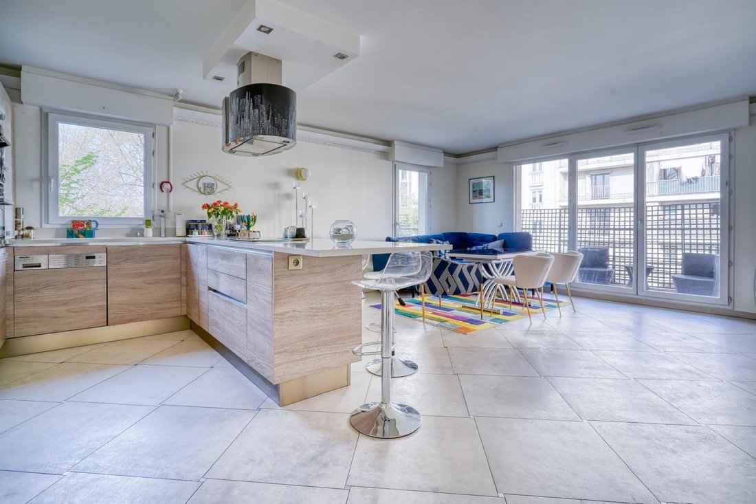Apartment in Saint-Mande, Ile-de-France, France 3 - 17565880