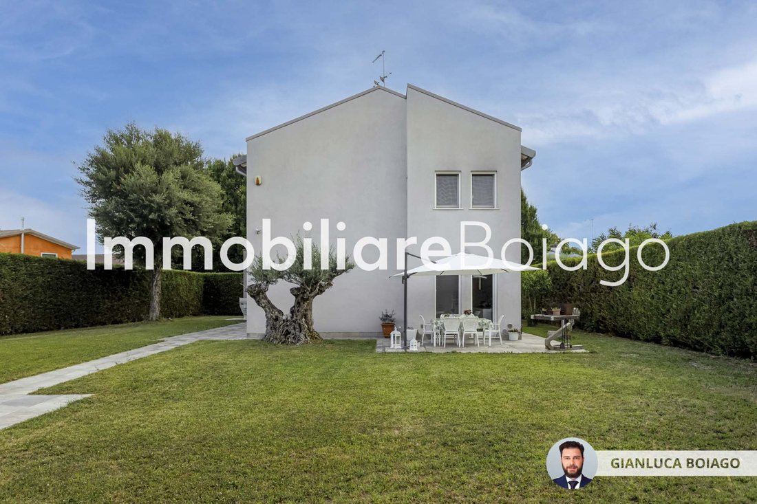 Villa in Paese, Veneto, Italy 1 - 16569139