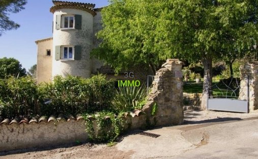 Estate in Uzès, Occitania, France 1