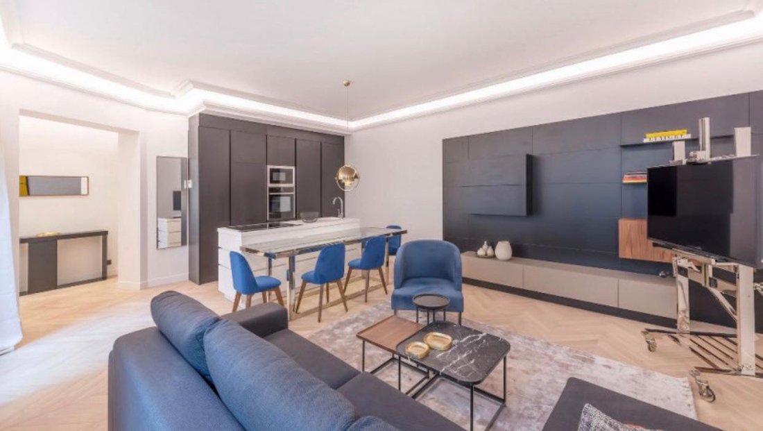 Apartment in Triangle d'Or, Paris 8e Arrondissement, Paris 1 - 17558405