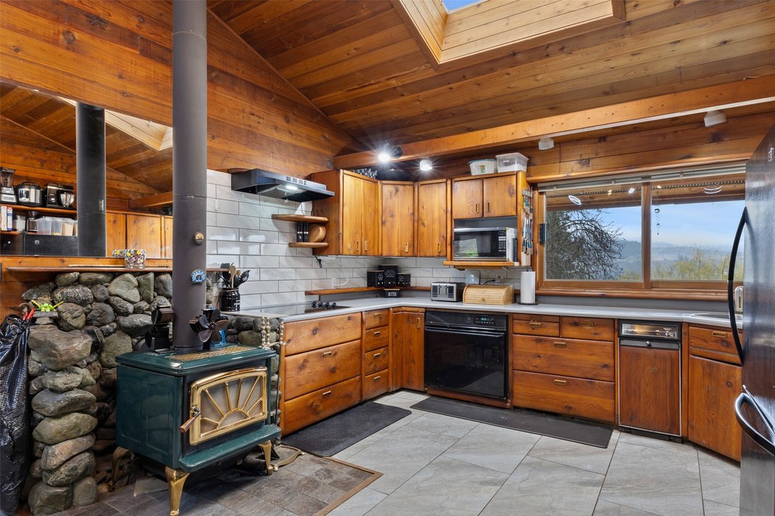House in Kamloops, British Columbia, Canada 3 - 17560811
