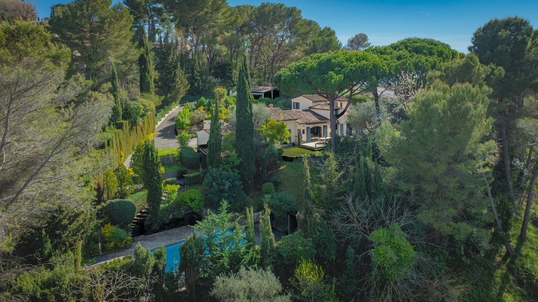 Villa in Mougins, Provence-Alpes-Côte d'Azur, France 1 - 17558365