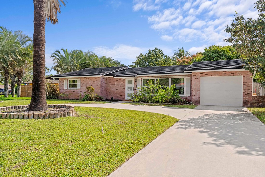 West Palm Beach, Florida, United States 5 - 17563768