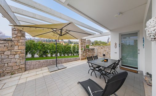 Apartment in Historic Center, Padenghe sul Garda, Lombardy 1