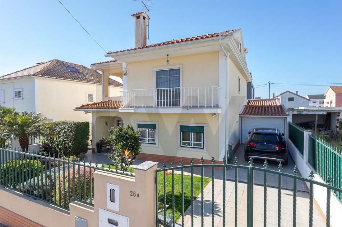 Townhouse in Charneca de Caparica e Sobreda, Setubal, Portugal 3 - 17567370