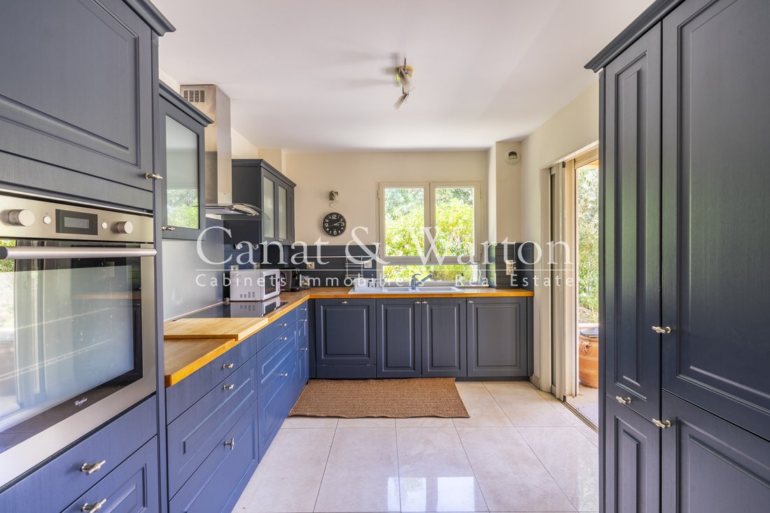 Apartment in Aguillon, Toulon, France 4 - 17560671
