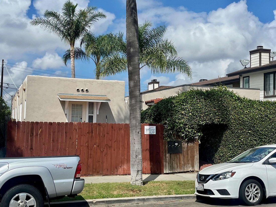 San Diego, California, United States 3 - 17563870