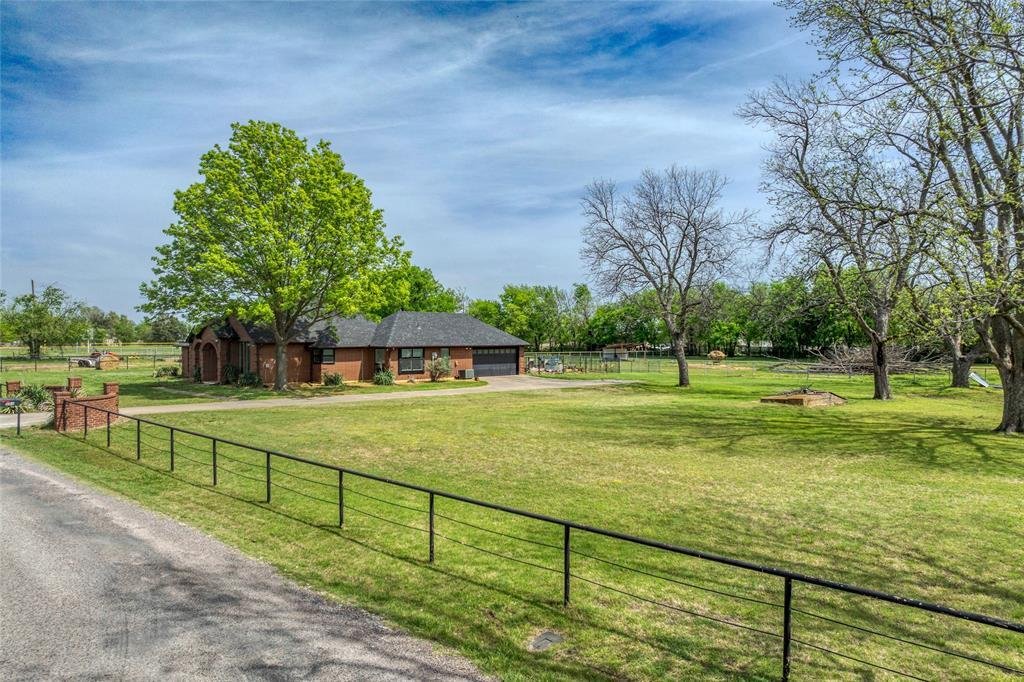 House in Tioga, Texas, United States 3 - 17571086