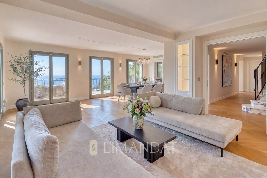 Villa in Village-Cros de Caste-Coupiere-Mont Gros, Roquebrune-Cap-Martin, France 2 - 17557669