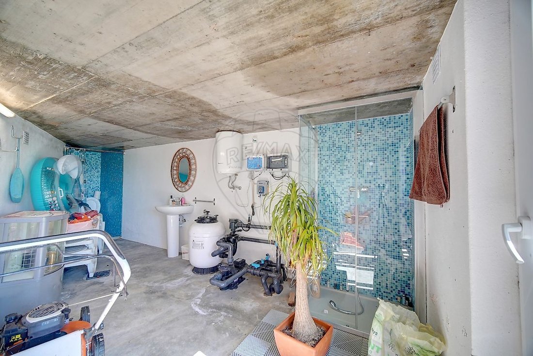 House in Santo Quintino, Lisbon, Portugal 1 - 17558096