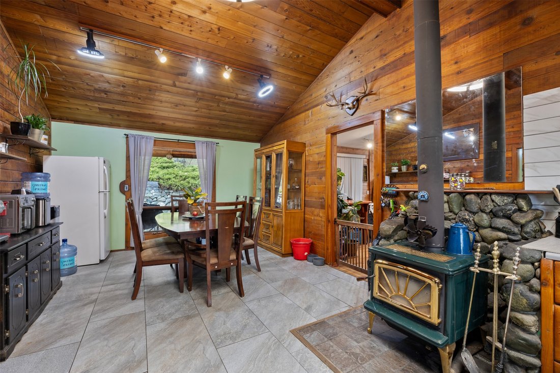 House in Kamloops, British Columbia, Canada 5 - 17560811