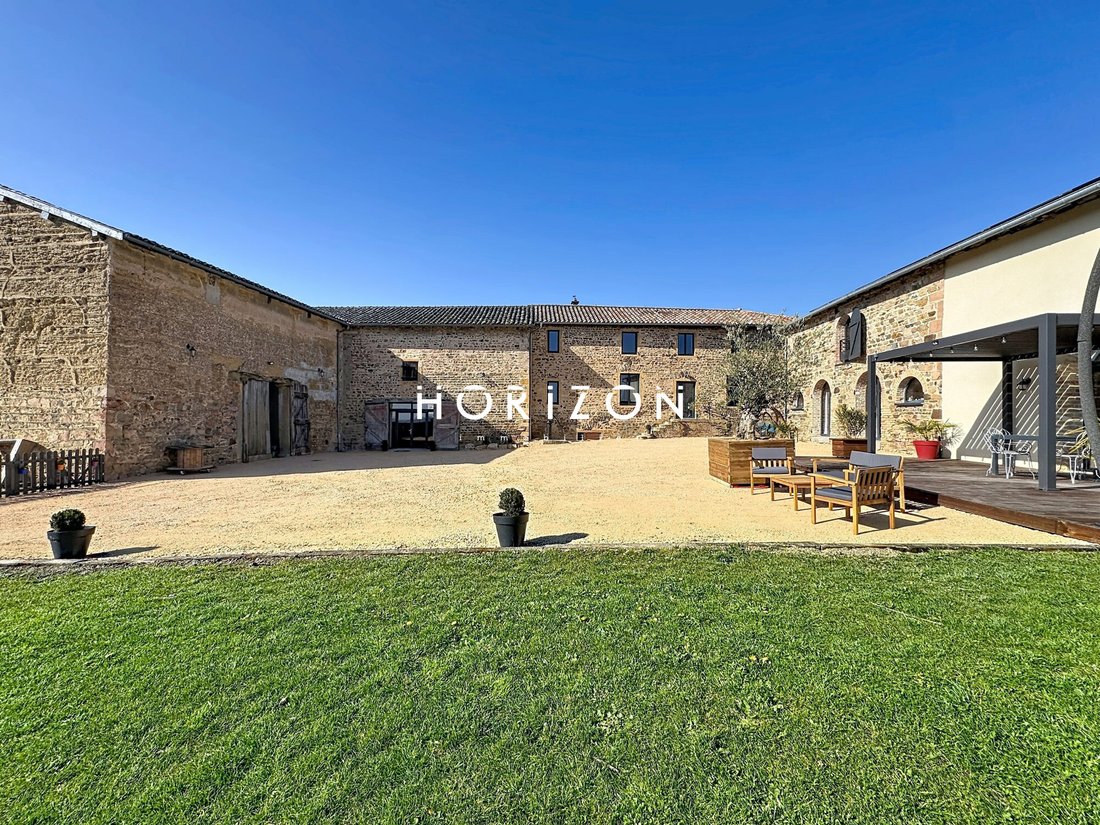 House in Emeringes, Auvergne-Rhône-Alpes, France 1 - 17393054