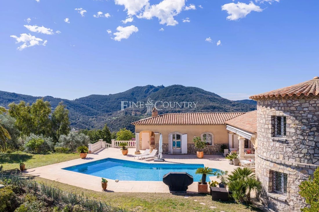 Villa in Les Adrets-de-l'Estérel, Provence-Alpes-Côte d'Azur, France 2 - 17563914