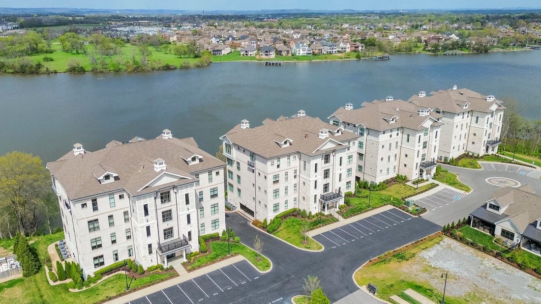 Condo in Gallatin, Tennessee, United States 5 - 17557269