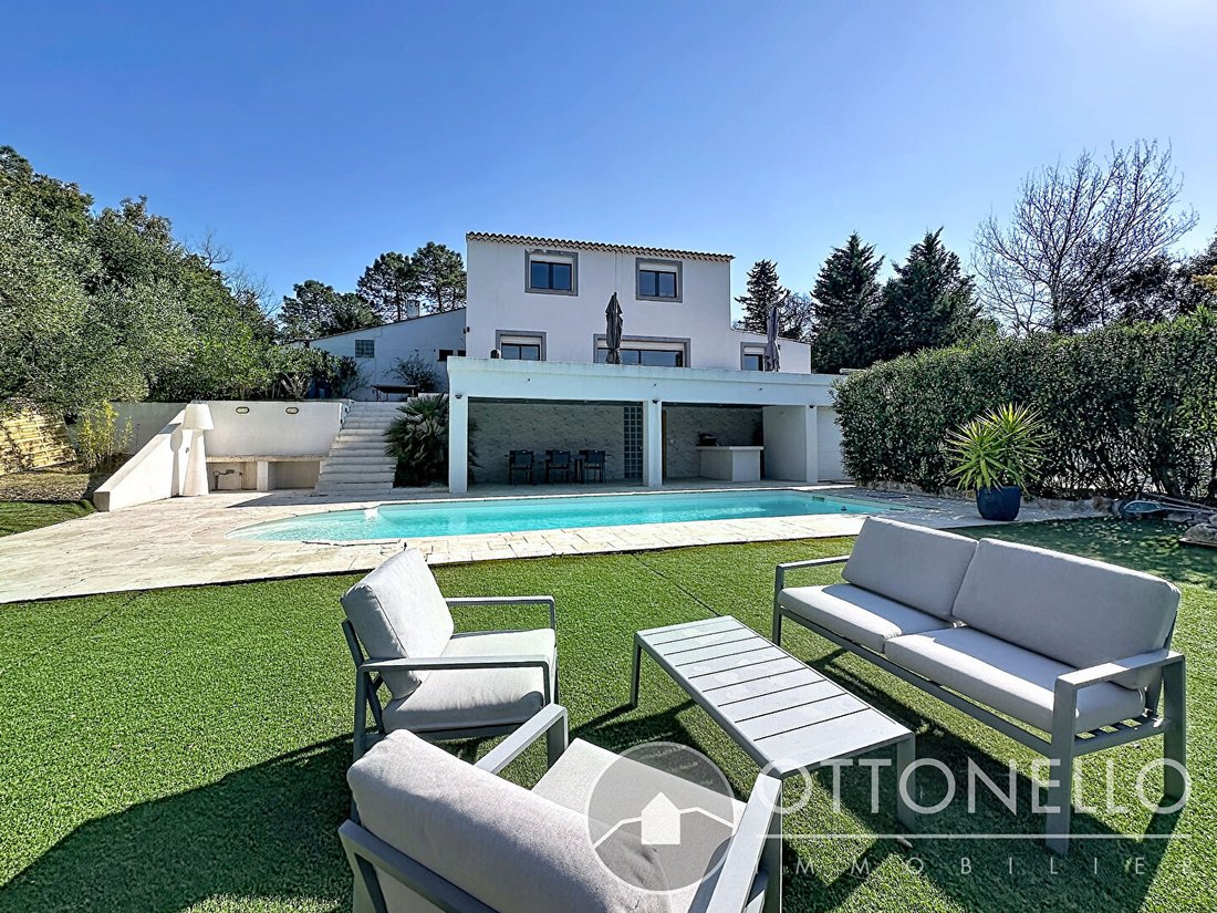 Villa en La Bouverie, Roquebrune-sur-Argens, Francia 1 - 17556693