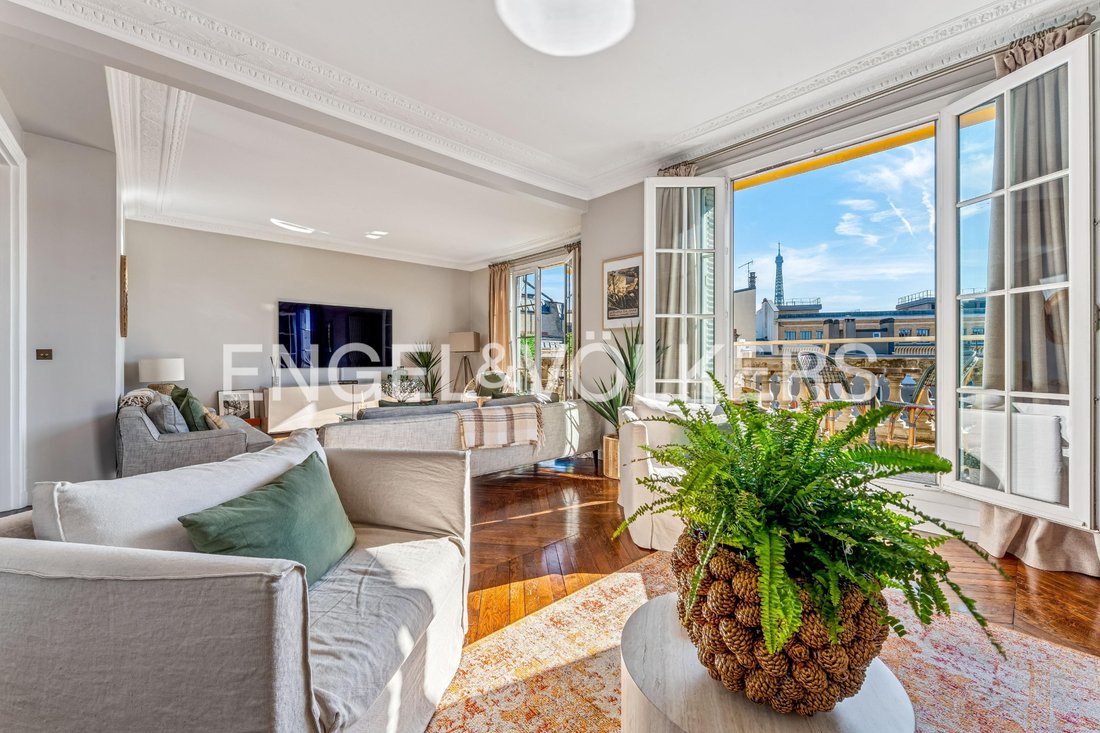 Apartment in Porte Dauphine, Paris 16e Arrondissement, Paris 2 - 17302569