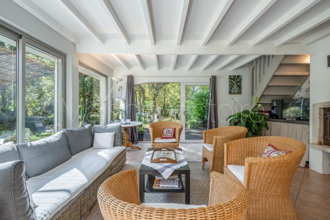 House in Caseneuve, Provence-Alpes-Côte d'Azur, France 3 - 17560955