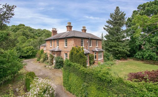 House in Burton Joyce, England 1