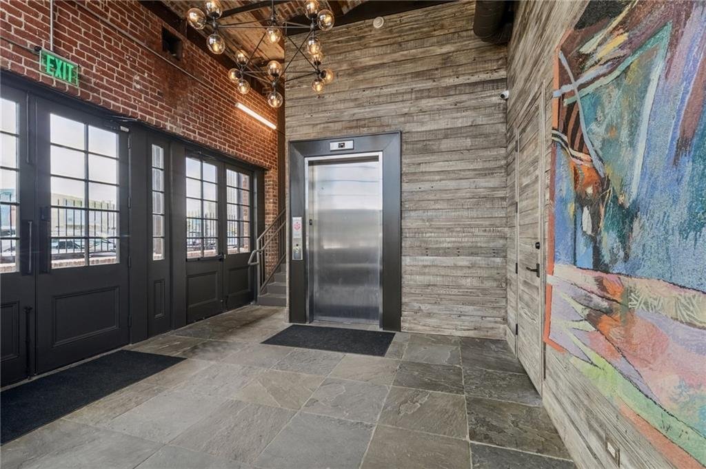 Condo in New Orleans, Louisiana, United States 2 - 17560174