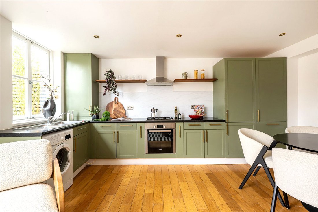 Apartment in Holland Park, Kensington And Chelsea, England 1 - 17558119