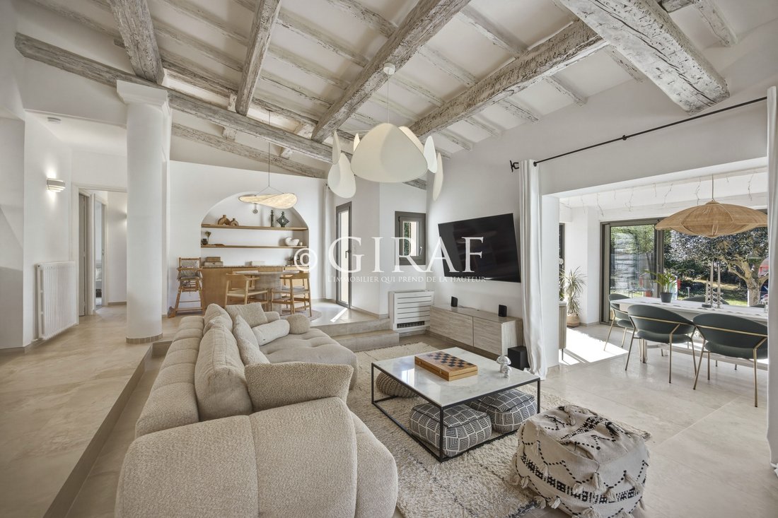 Villa in Saint-Paul-de-Vence, Provence-Alpes-Côte d'Azur, France 2 - 17565975