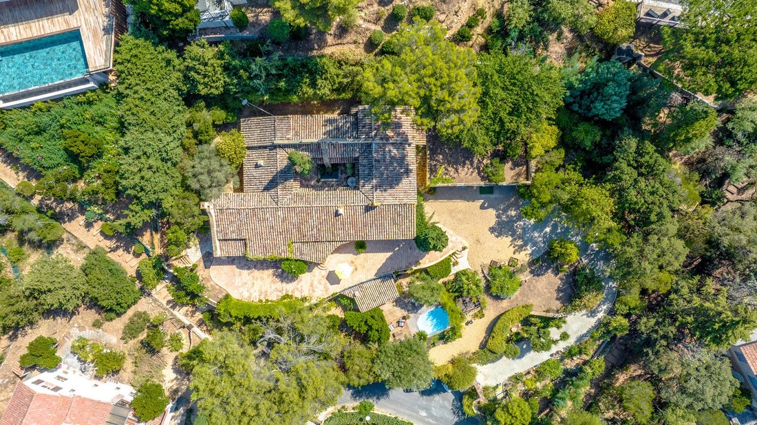 Villa in Les Issambres, Roquebrune-sur-Argens, France 2 - 17558446