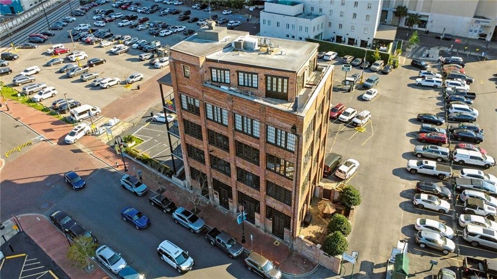 Condo in New Orleans, Louisiana, United States 1 - 17560174