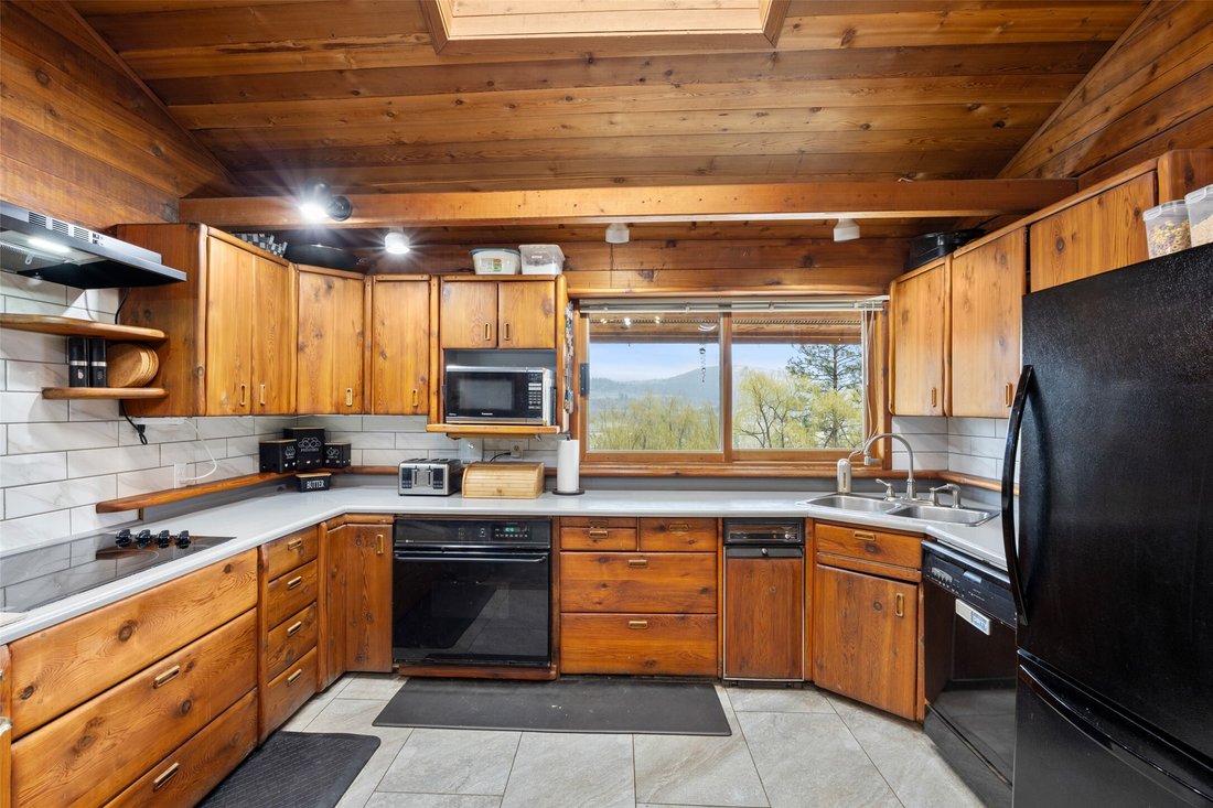 House in Kamloops, British Columbia, Canada 4 - 17560811