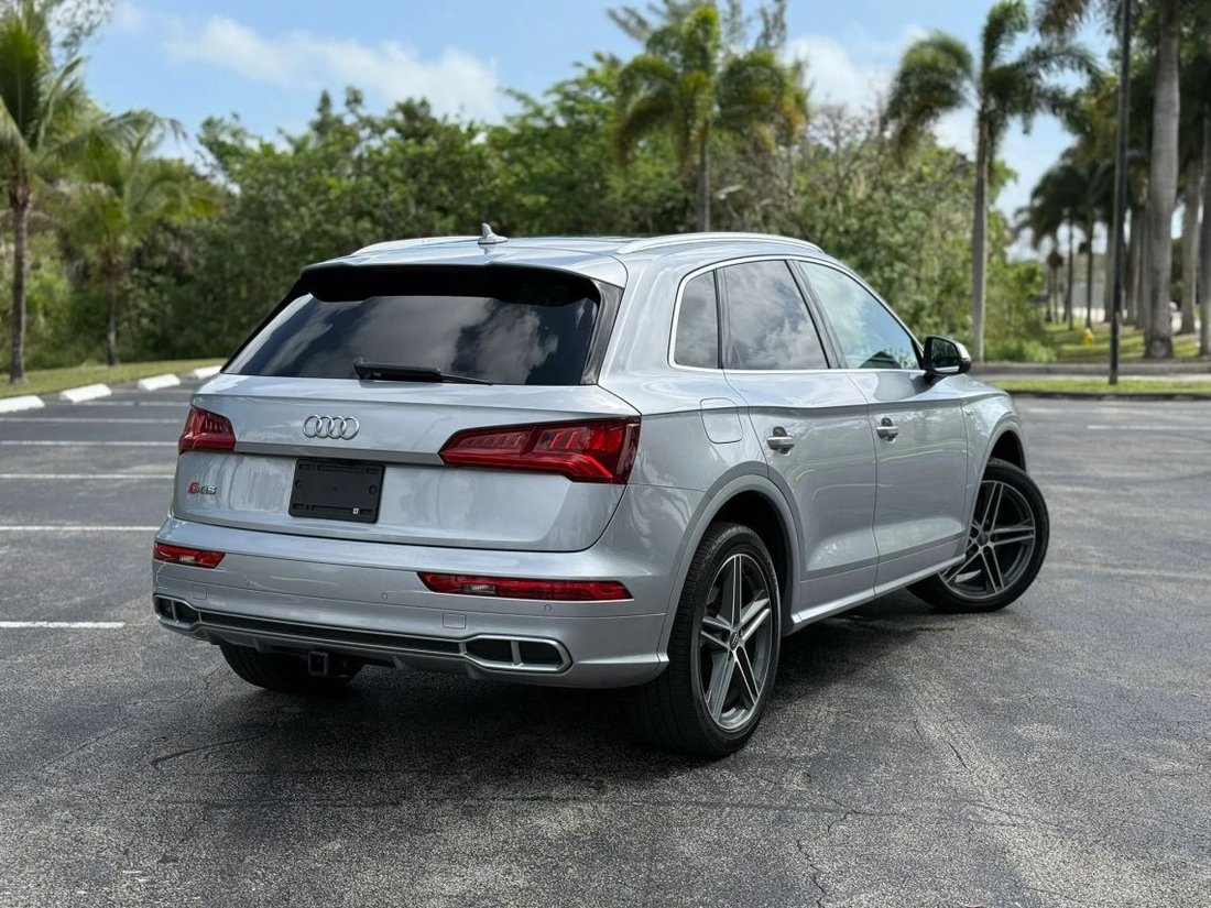 Suv in Pompano Beach, FL, United States 4 - 17561336