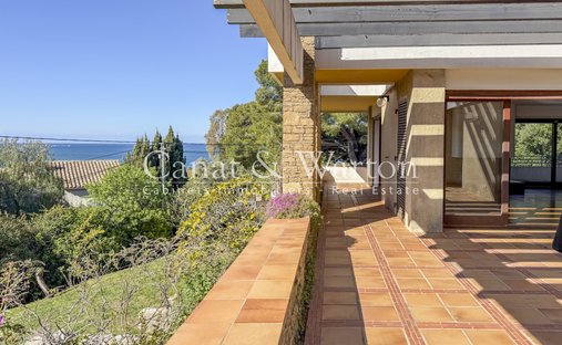 Villa in Six-Fours-les-Plages, Provence-Alpes-Côte d'Azur, France 1
